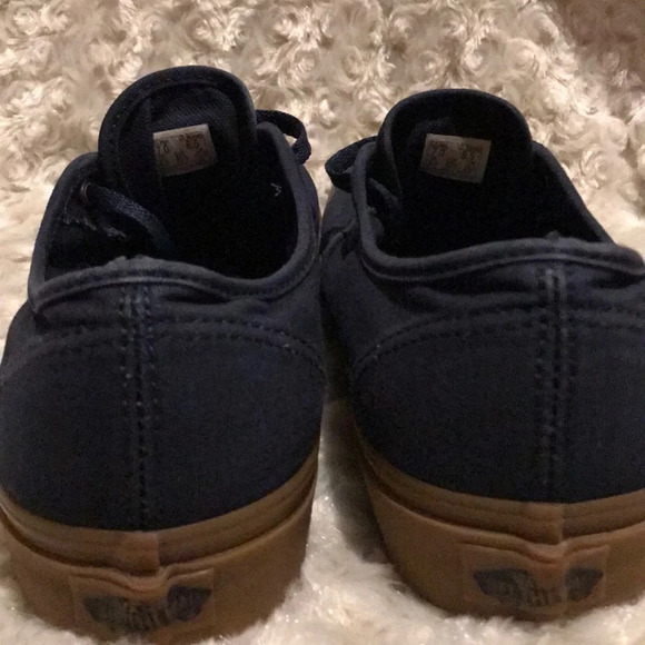 VANS - Picture 2 of 5